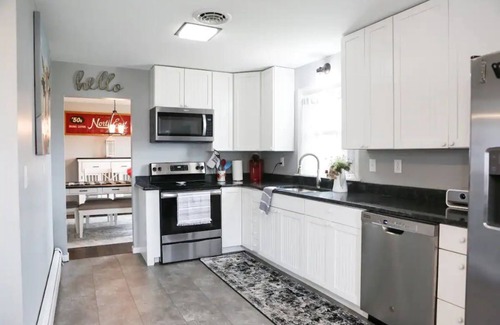 North East House | Clean and Cozy 2 BR home blocks away from downtown