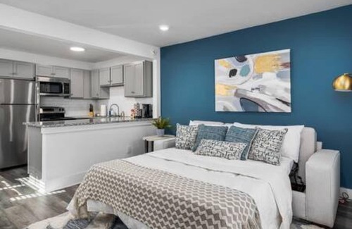 Forest Park Apartment | Clean and Cozy - King Bed - Close to Everything