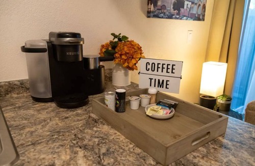 Cascade House | Clean and quiet 2/1.5 townhouse 4 miles from airport