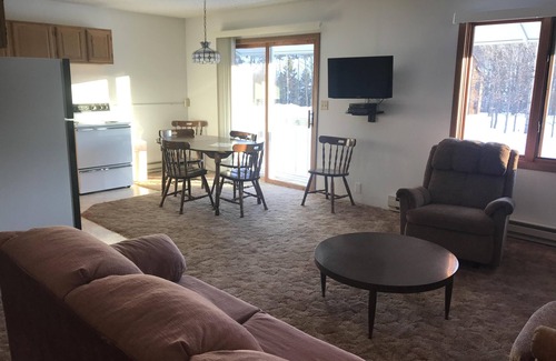 Wakefield Condo | Clean, Comfortable and Quiet Condo at the base of Jackson Creek Summit