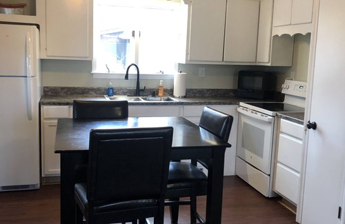 Burnside House | Clean, cozy 2 BR 1 BA house with deck, lake view, lake access, minutes to LCRH