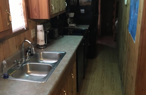 Boothville Cabin | "Clean/Maintained Fully Furnished Lodging"-Mallard