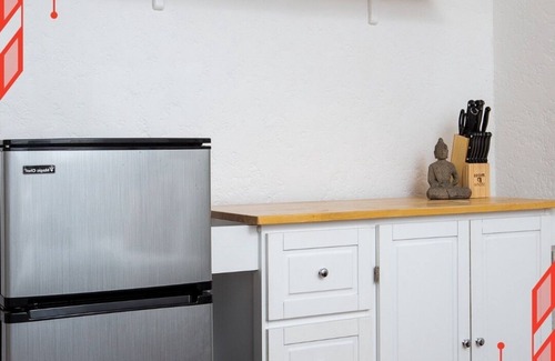 Rampart Village Apartment | Clean studio APT, near DTLA!