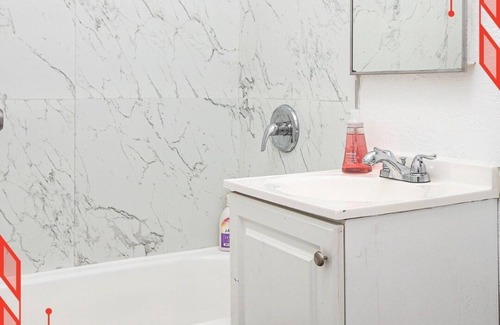 Rampart Village Apartment | Clean studio APT, near DTLA!