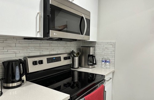 Leduc County House | Clean Stylish Cozy Suite with 2 Beds and Fast Wifi - 14mins to YEG