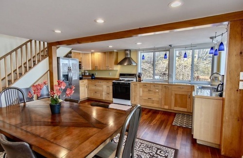 Northwest Ithaca House | Clean Well Maintained Cayuga Lake Perfect For Families, Wineries, College Visits