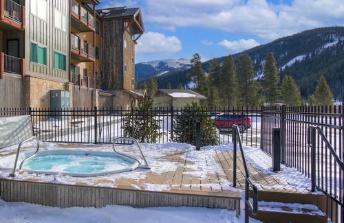 Lakeside Village Apartment | Clearwater Lofts by Keystone Resort