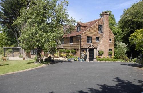 Hailsham House | Cleavers Lyng 16th Century Country House