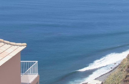 Calheta Cottage | Cliff House