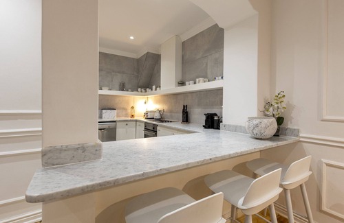 Plumstead Apartment | Clifton YOLO Spaces - Clifton Beachfront Dream