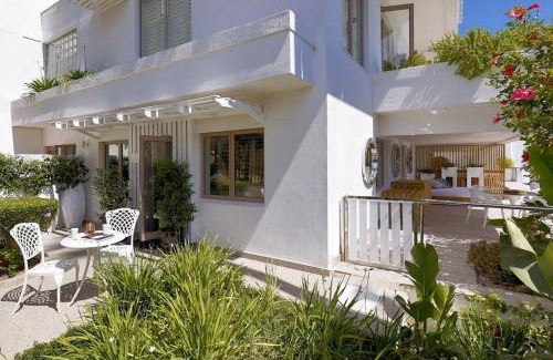 Clifton Apartment | Clifton YOLO Spaces - Clifton Mansion Villa Apartment