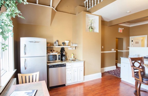 Strathroy Hotel | Clocktower Inn
