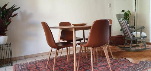 Assebroek House | Close to centre, 3 rooms, 2 bathr & wc, free parking & wifi, spacious living area & kitchen