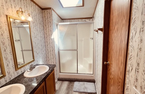 Thompsonville House | Close to Crystal Mountain