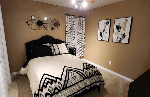 Red Chute Bed & Breakfast | Close to Louisiana Down's Casino. nA charming 3-bedroom house, great amenities!