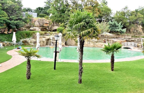 Maseru House | Close to Makoanyane Square! Have Fun w/the Onsite Casino and Pool! Free Parking