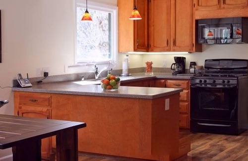 El Portal House | Closest Home to Yosemite Valley on the Merced River