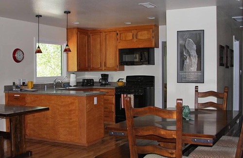 El Portal House | Closest Home to Yosemite Valley on the Merced River