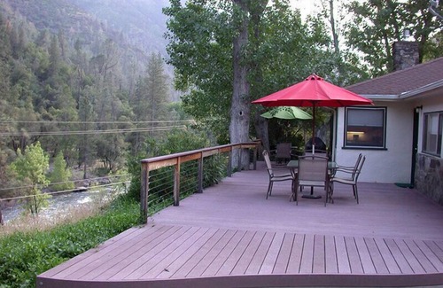 El Portal House | Closest Home to Yosemite Valley on the Merced River