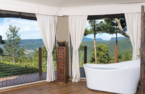 Beechmont Ski Chalet | Clouds Safari - Tent in the clouds