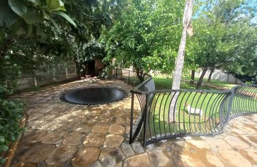 Springs House | Clyde's on Dale Guest House