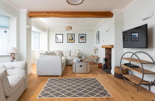 Mortehoe House | Coast View - 5 bedrooms with hot tub & sea views