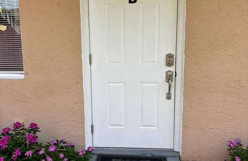 Riviera Beach Apartment | Coastal Breeze -2-bedroom apartment , in fabulous West Palm Beach