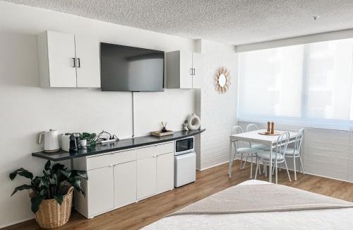 Marcoola Apartment | Coastal Calm Studio - A Private Studio with a Personal Touch