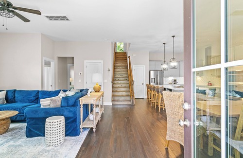 West Beach House | Coastal Charm, Walk to Beach, 2 Primary Suites, Outdoor Cabana and Bar!