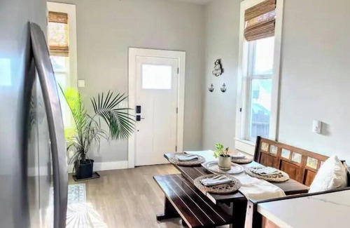 Eureka House | Coastal Charm with Hot Tub