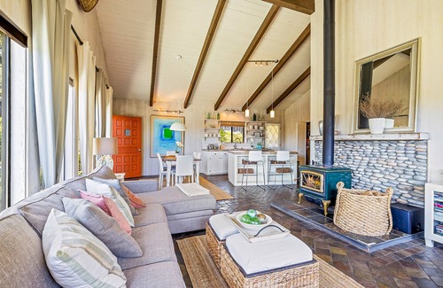 Timber Cove House | Coastal cliffside hideaway with yard, hot tub, & wood fireplace - dog-friendly