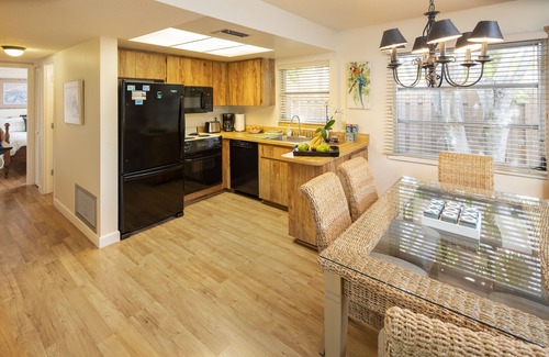 Sarasota Cottage | Coastal Gem!