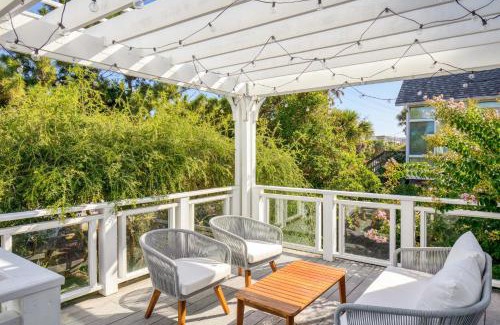 Folly Beach House | Coastal Grove by AvantStay 3 Unit Buyout Minutes from Folly Beach