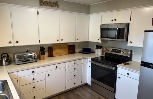 Long Beach House | Coastal Home on Edge of Town with Fire-pit & Private Beach Path. Dog Friendly!