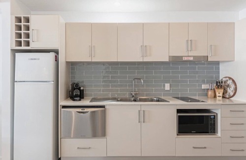 Port Douglas Apartment | Coastal Luxe Apartment with Lagoon Views & Beach Access 88 Silk, Port Douglas