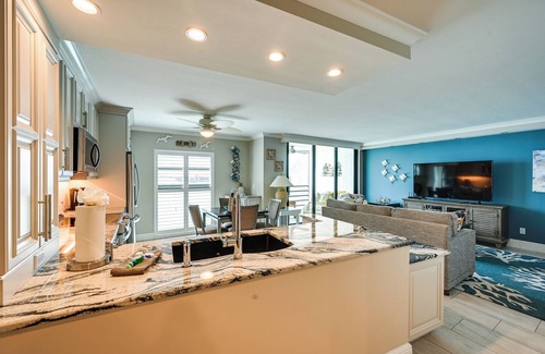 Marco Island Apartment | Coastal Marco Island Condo w/Club Amenities!