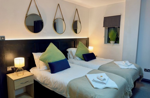 Llanelli House | Coastal Park Accommodation