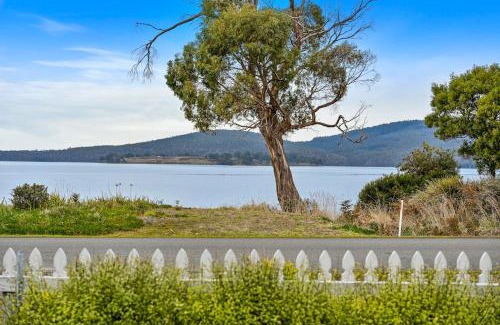 Dover House | Coastal Retreat