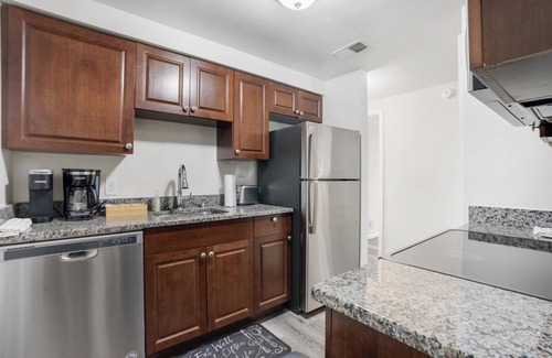 Ballast Point House | Coastal Retreat - Spacious & Cozy - Prime Setting