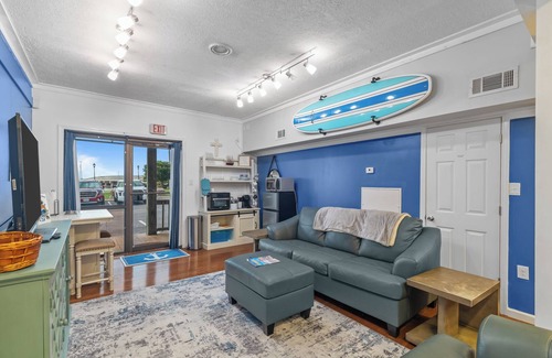 Swansboro Apartment | Coastal Swan 2.0nCharming waterfront king Boutique studio in peaceful Swansboro.