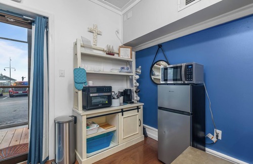 Swansboro Apartment | Coastal Swan 2.0nCharming waterfront king Boutique studio in peaceful Swansboro.