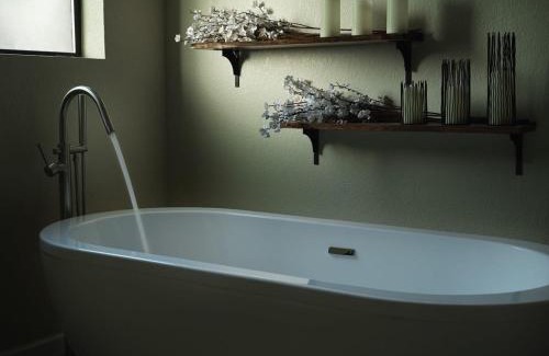 Williams House | Cobalt Cabin Gateway to Grand Canyon Sedona & More