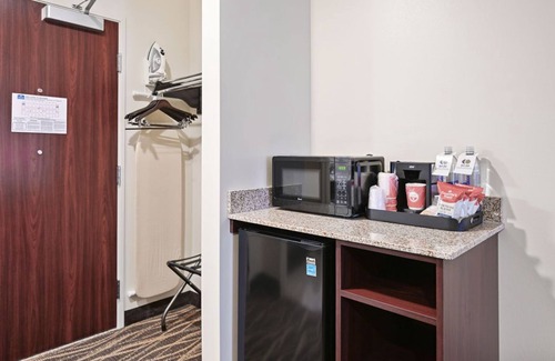 Mosinee Hotel | Cobblestone Hotel & Suites - Central Wisconsin Airport