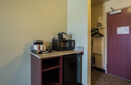 Altamont Hotel | Cobblestone Inn & Suites - Altamont