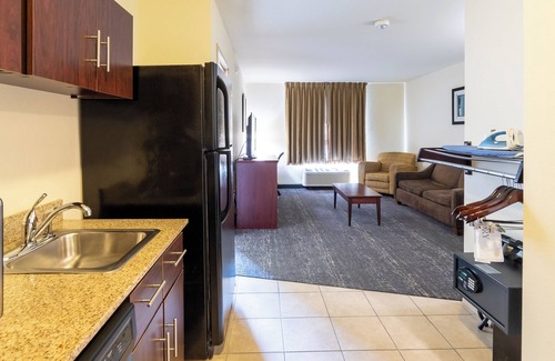 Eaton Hotel | Cobblestone Inn & Suites - Eaton