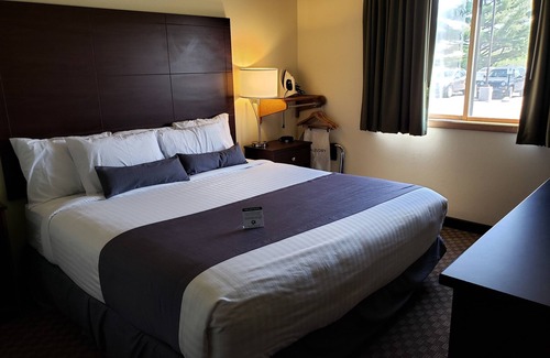 Merrill Hotel | Cobblestone Inn & Suites Merrill