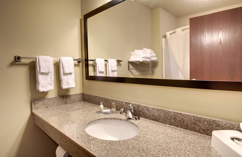 Bloomfield Hotel | Cobblestone Inn & Suites - Bloomfield