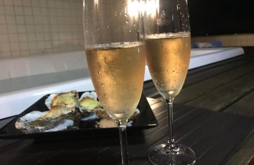 Rio Tavares Apartment | Cobertura Duplex com Vista Panorâmica, Jacuzzi e Churrasqueira, próximo ao mar e ao Novo Campeche.