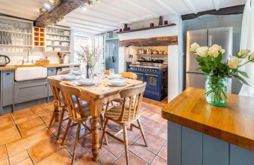 Castle Acre House | Cockleshells