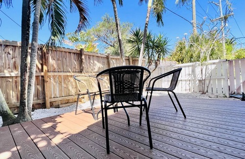 Poinsettia Heights Apartment | Coco Bay Condos
